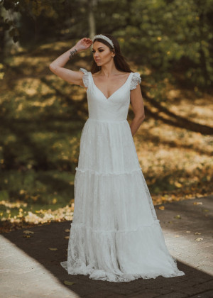 Cap Sleeves Ivory Lace V Back Graceful Wedding Dress